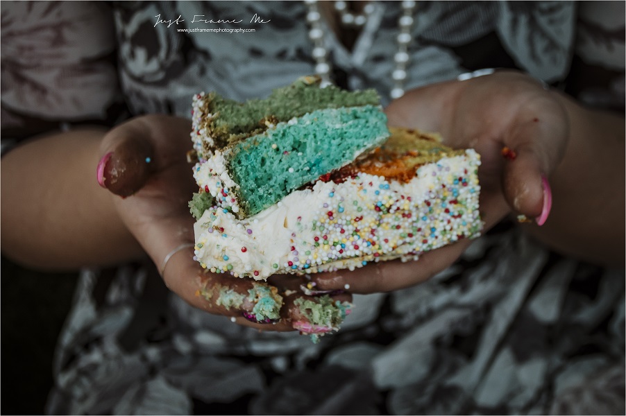 Tanya 30th Cake Smash 2019 -82jpg