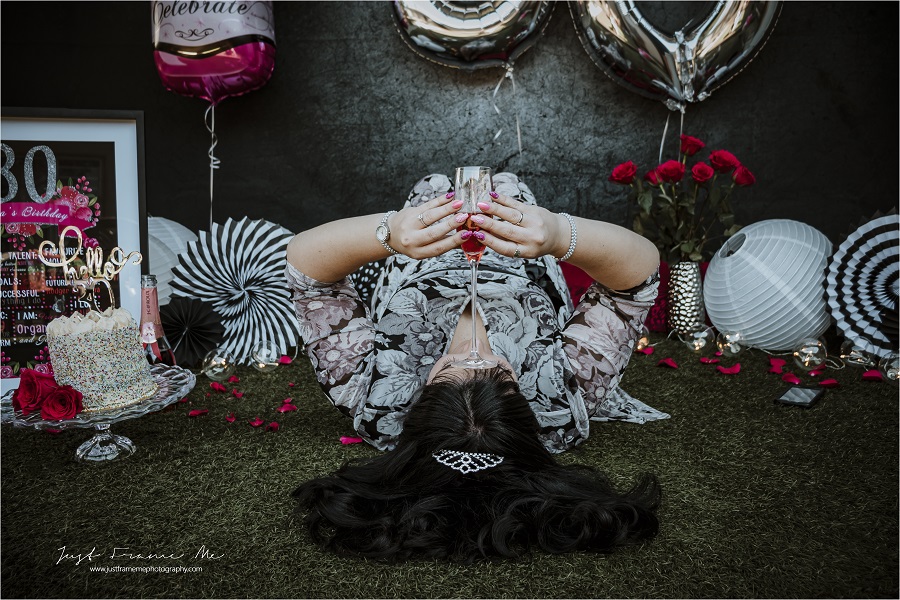 Tanya 30th Cake Smash 2019 -47jpg