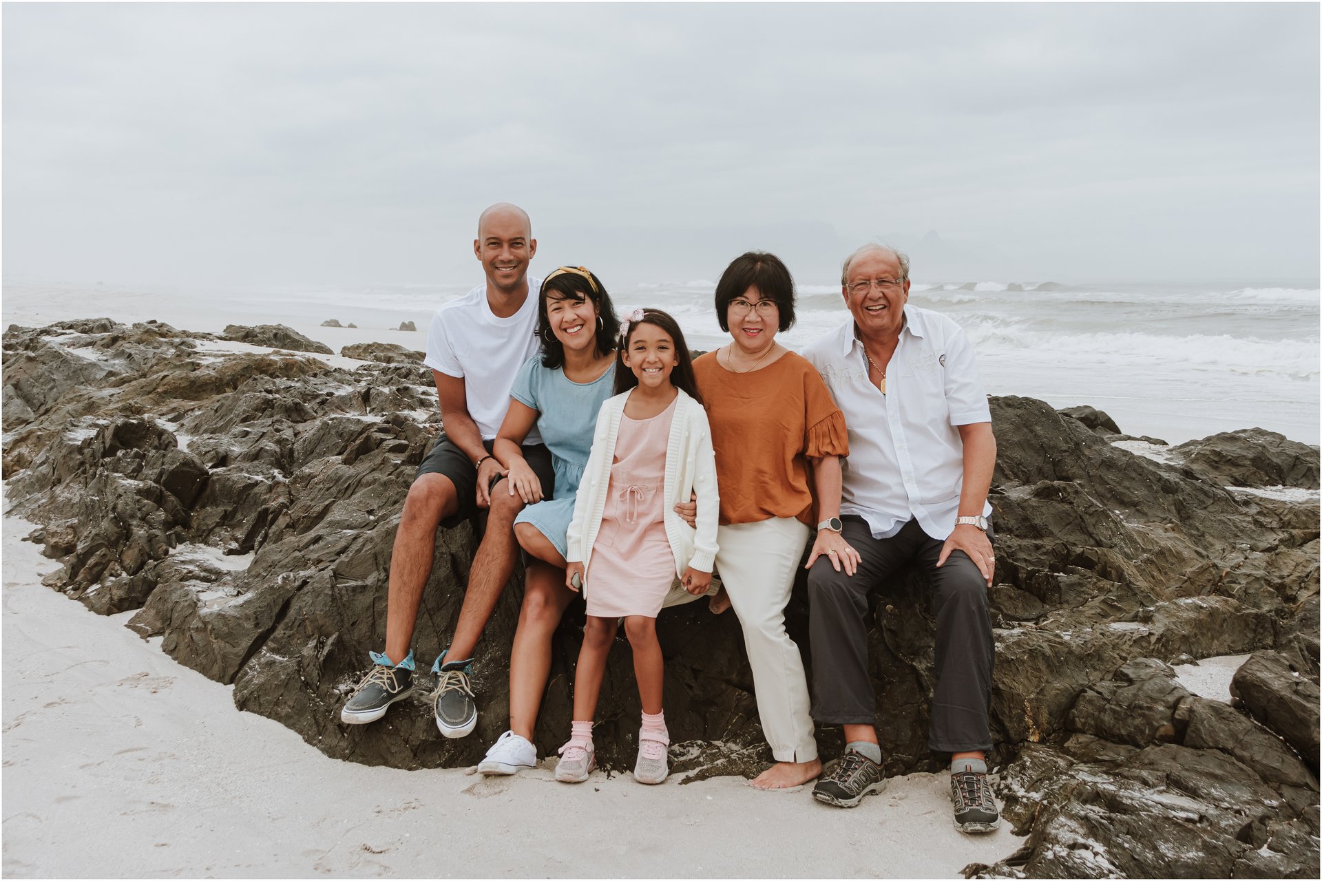 Meet Nadja and her Family {An extended Family Session at the Beach}
